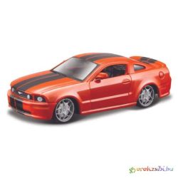 Bburago: 2006 Ford Mustang GT fém autómodell 1/64