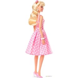   Barbie The Movie: Barbie baba rózsaszín kockás szoknyában - Mattel